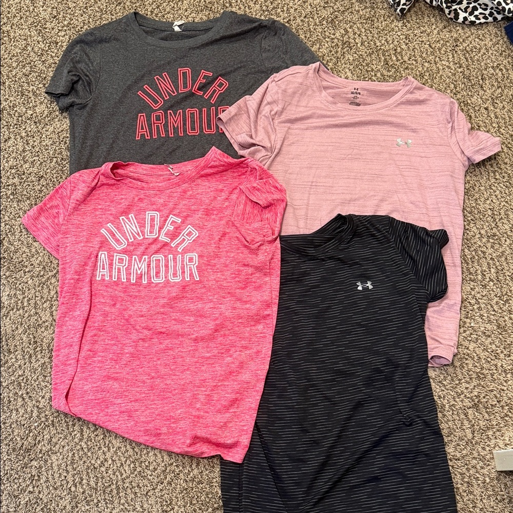 Women’s Under Armour Shirts Size Medium